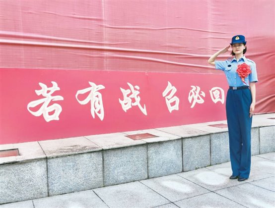 F:\2020下半年新聞（三）\退役學生田霞：戎裝之下，本色不改\新建文件夾\1.jpg
